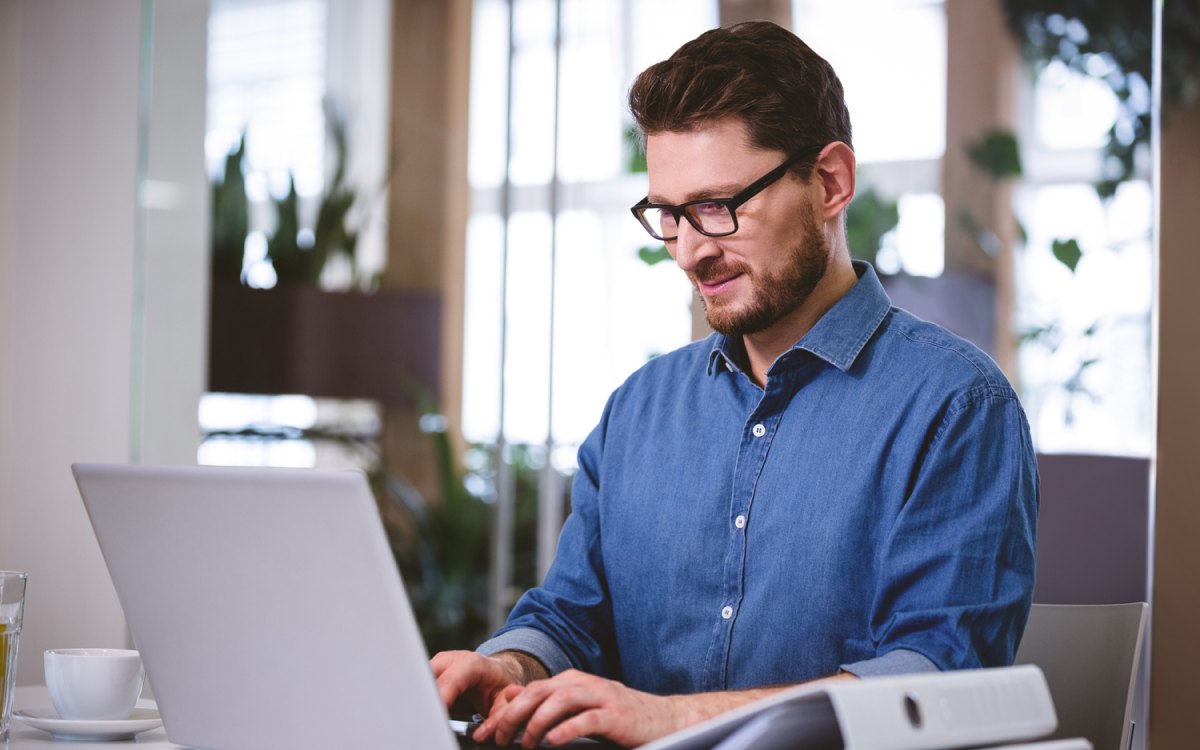 Key Differences Between Free and Paid People Search Tools